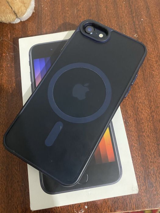 Продам iphone se 2022 года