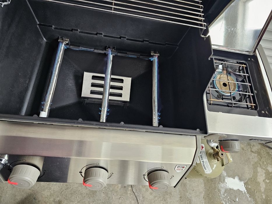 Газово барбекю WEBER