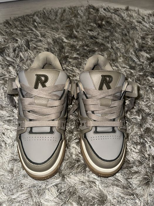 Sneakers Represent