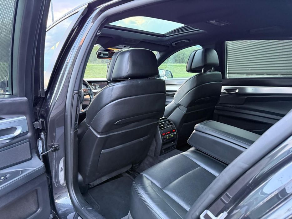 Bmw 750li 2011 M pak trapa 4 butoane led