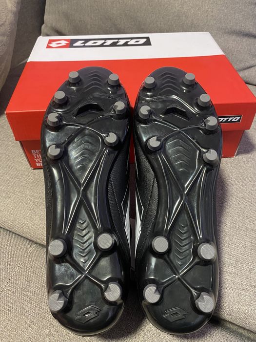 Мъжки футболни бутонки 43 номер нови