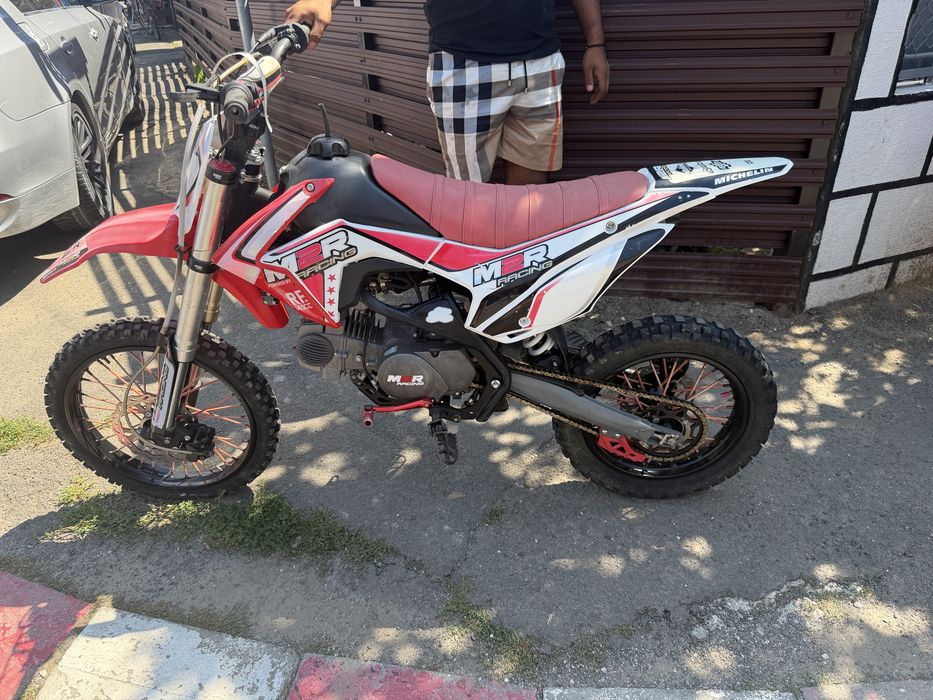Cross 205 de vanzare