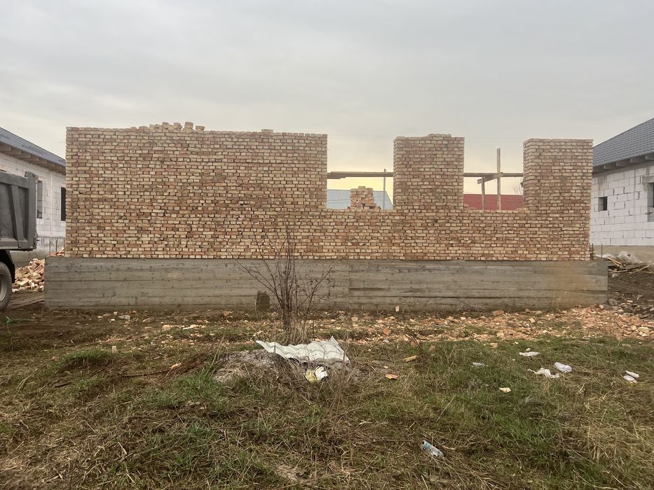 Красный кирпич рядовой