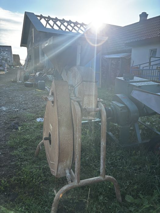 Moara invincibile dupa tractor