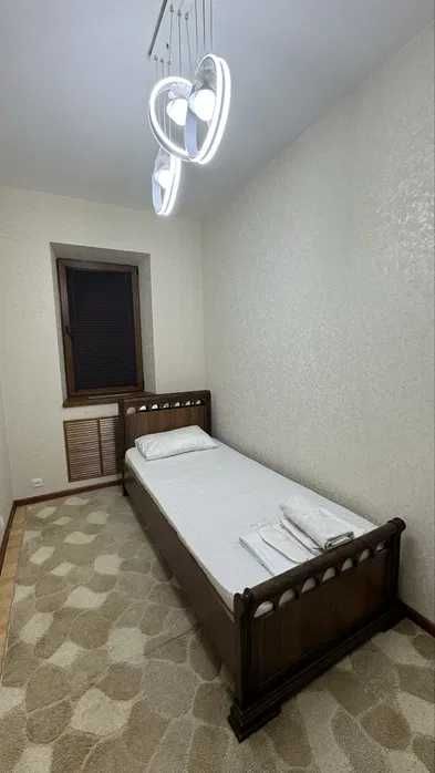 Айбек 3 комнат 93кв цум космонавты Мирабад гостиница Россия вторичка