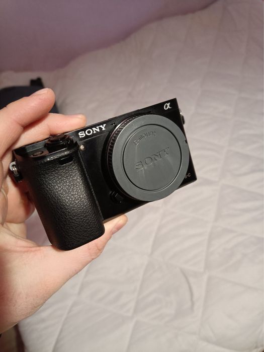 Sony a6000 перфектно състояние