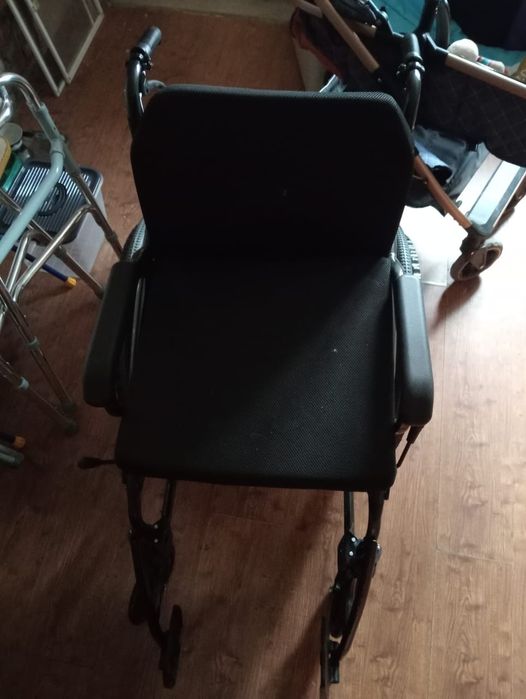 Инвалидное кресло