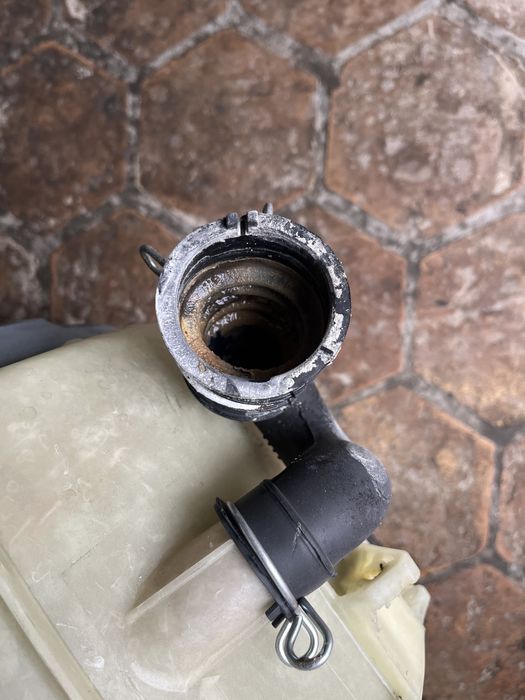 Kir yuvish mashinasini tamirlash (Buxoro)