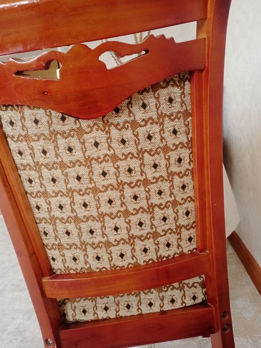 Стулья для обеденной зоны.