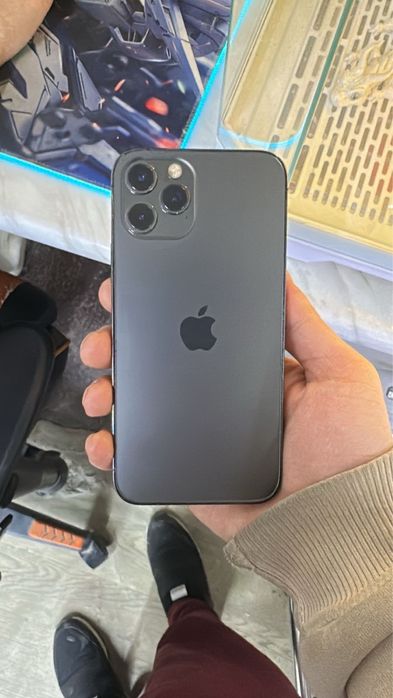 Айфон 12 про в отличном состояние