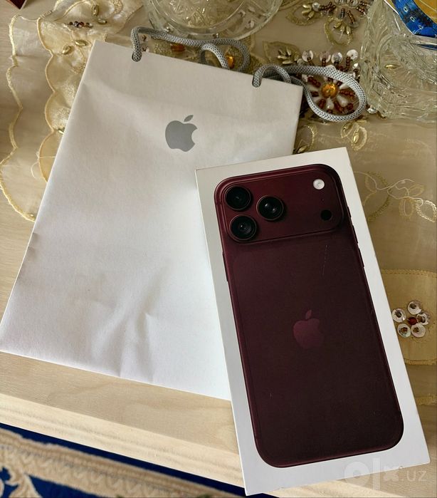 Apple iPhone 18 Pro Max цвет: Burgundy