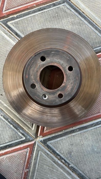 Тормозной диск передний