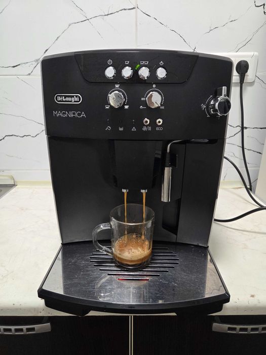 Espressor Automat DeLonghi Magnifica ESAM 04.110.B Aparat cu Cafea Boabe