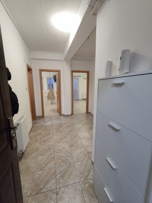 Închiriez apartament cu doua camere