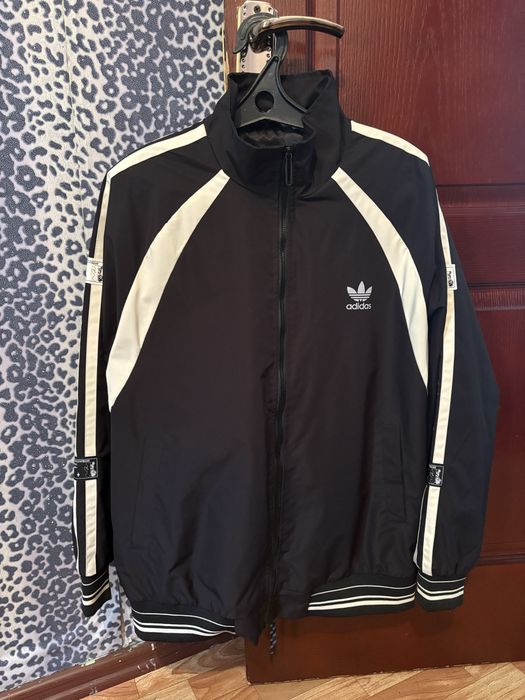 Ветровка adidas