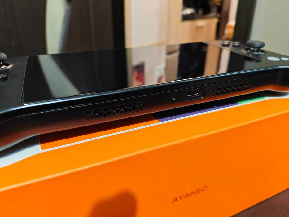 Преносима конзола AYANEO Next Lite