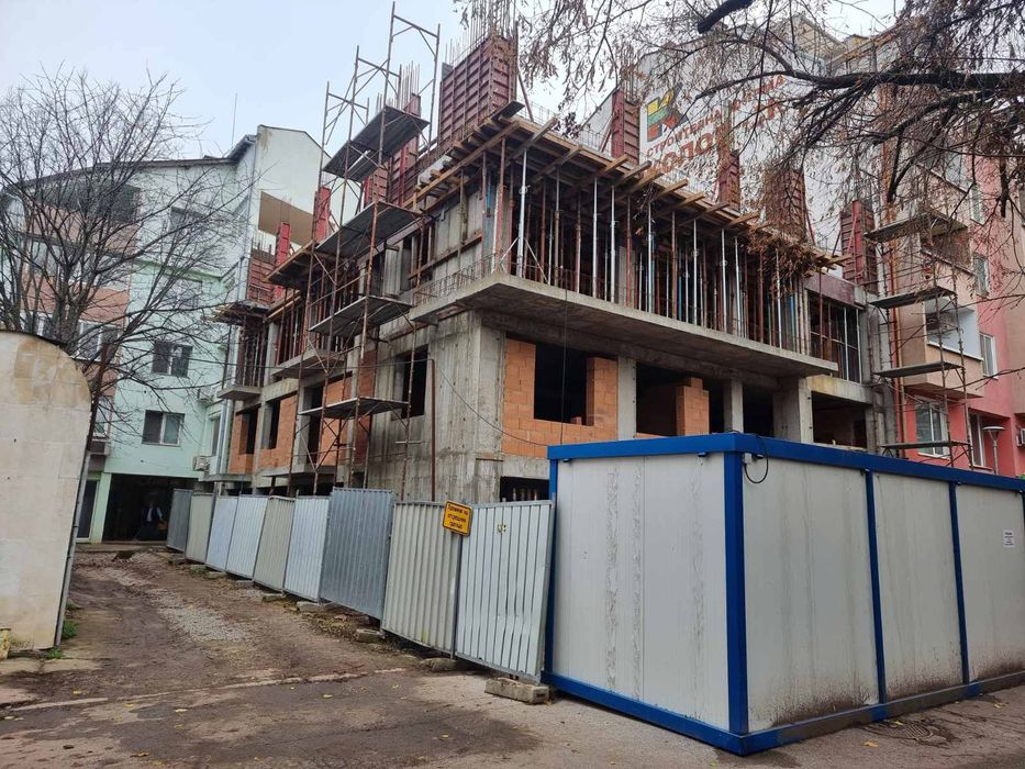 Продава се Тристаен апартамент в Русе, Център - 127 кв.м за 876 €/кв.м - Снимка #1