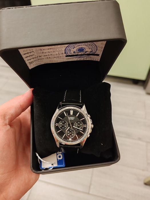 Продам часы. Новый.