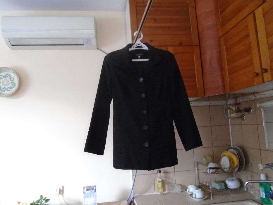 Продавам дамско манто