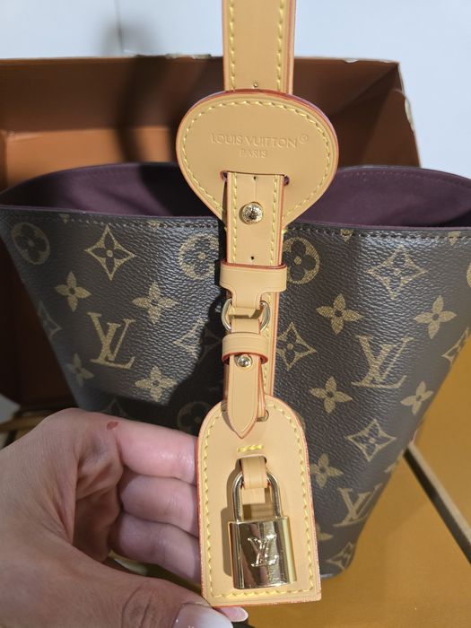 Налична чанта LV Bucket