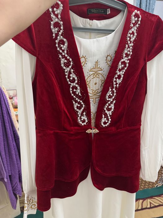 платье с безрукавкой