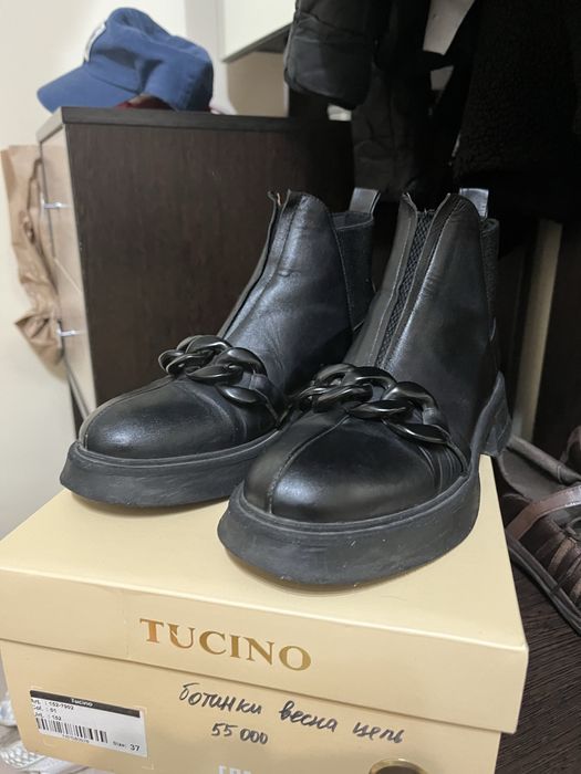 Продам ботинки женские