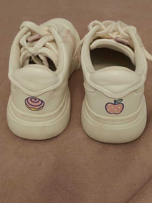 Adidași ZARA × Sanrio Cinnamoroll – mărimea 36