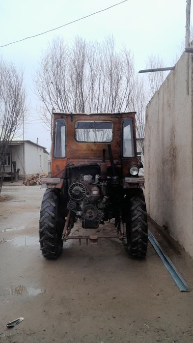 Трактор сотилади т-16
