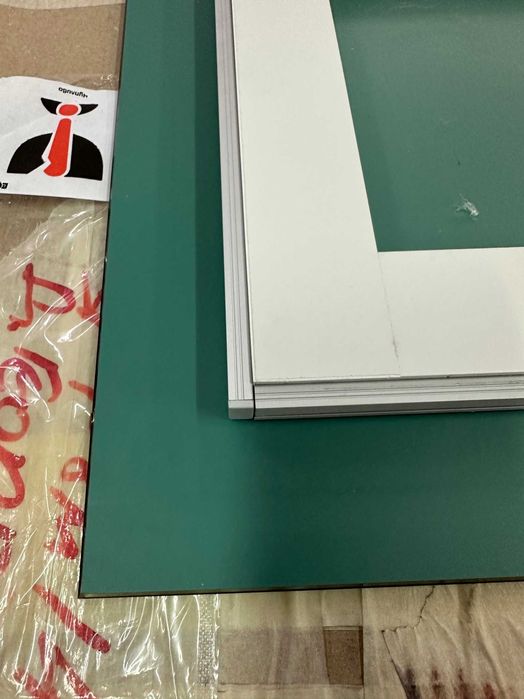 Дизайнерско огледало с LED 60×129 см – вертикално, модерно, изчистено