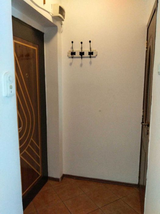 Inchiriez garsonierà in Bravov