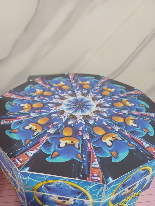 Cutii felie de tort!