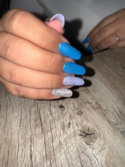 Manichiuristă (unghii gel/ semipermanente) –Caut cliente noi în Galați