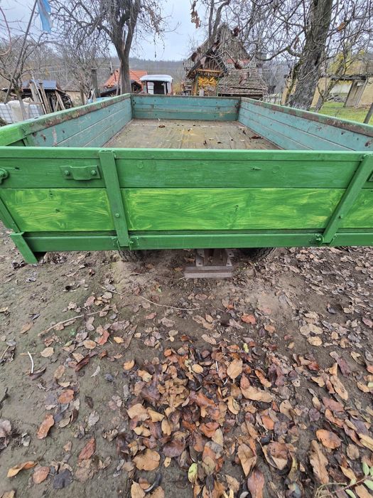 Remorca tractor cu inaltatoare