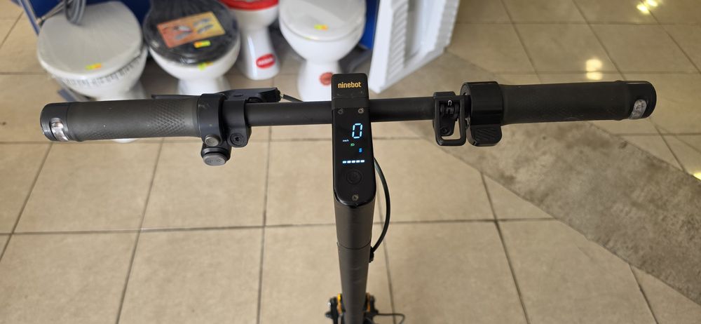 Ninebot Max G2 електрическа тротинетка