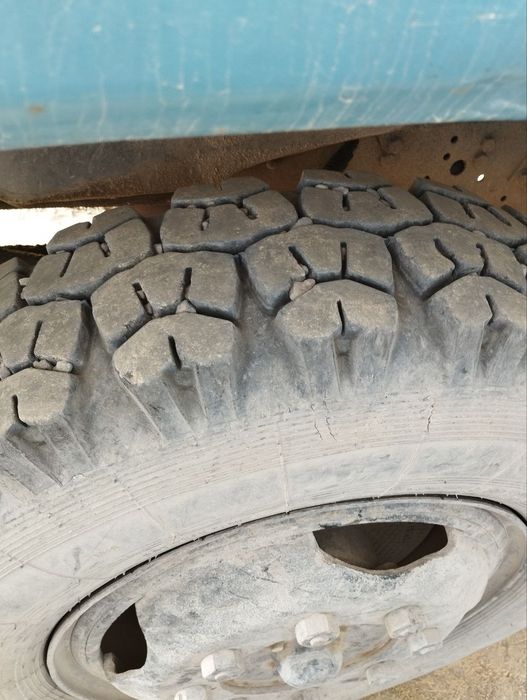 Зил Урал матор ишлап турган мошина