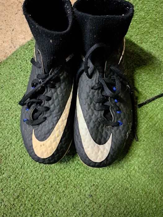 Бутонки 3 чифта adidas 2бр. И 1бр.на nike