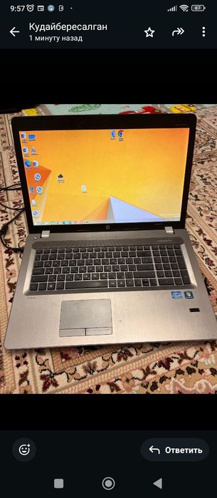 Ноутбук и компьютер с монитором