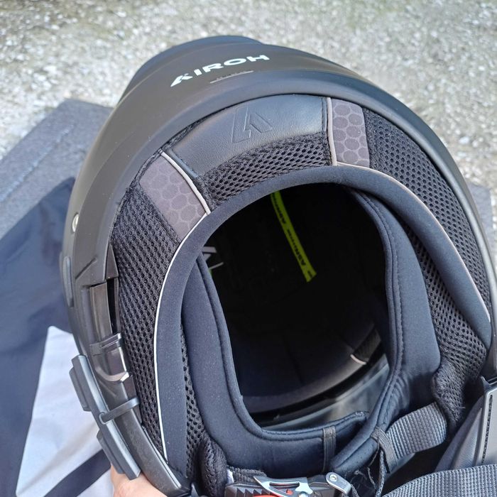 Модуларна каска AIROH Specktre black matt с вграден интерком