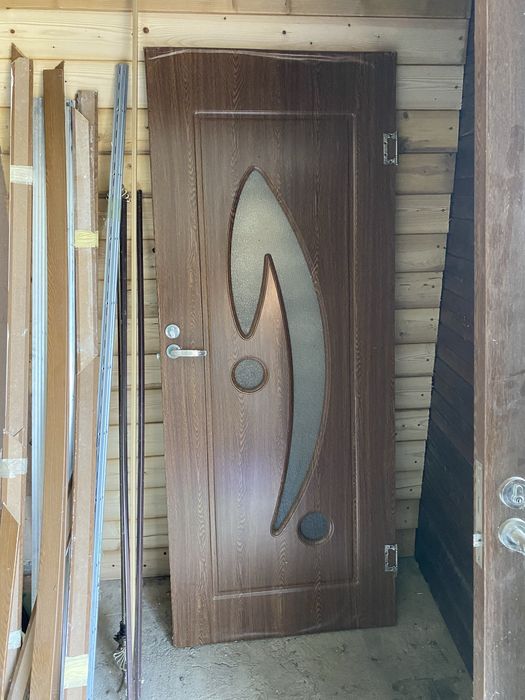 Vand usi second hand