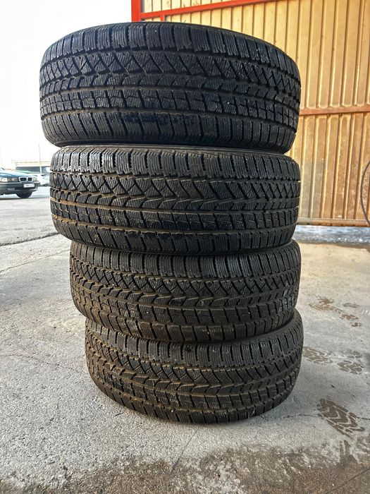 235/55/19 зимний почти новый
