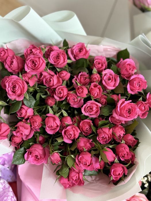 Сважые кустовые розы