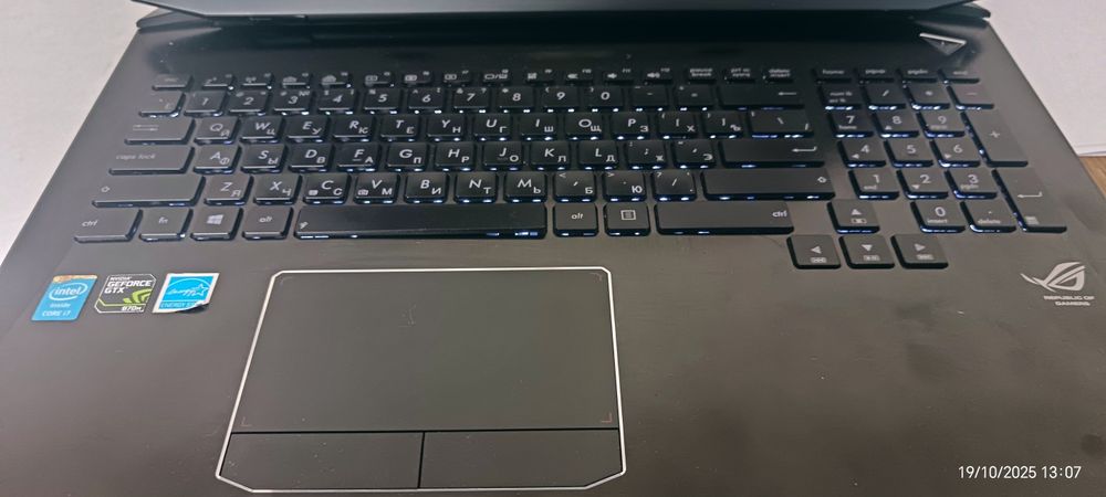 Продам ноутбук ASUS.