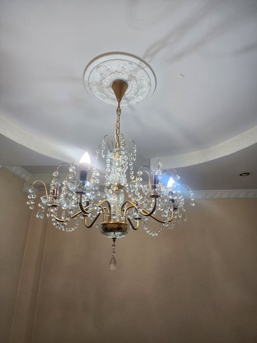 Люстра в хорошем состоянии