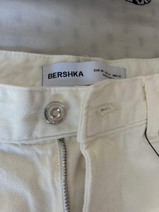 Blugi scurți Albi Bershka