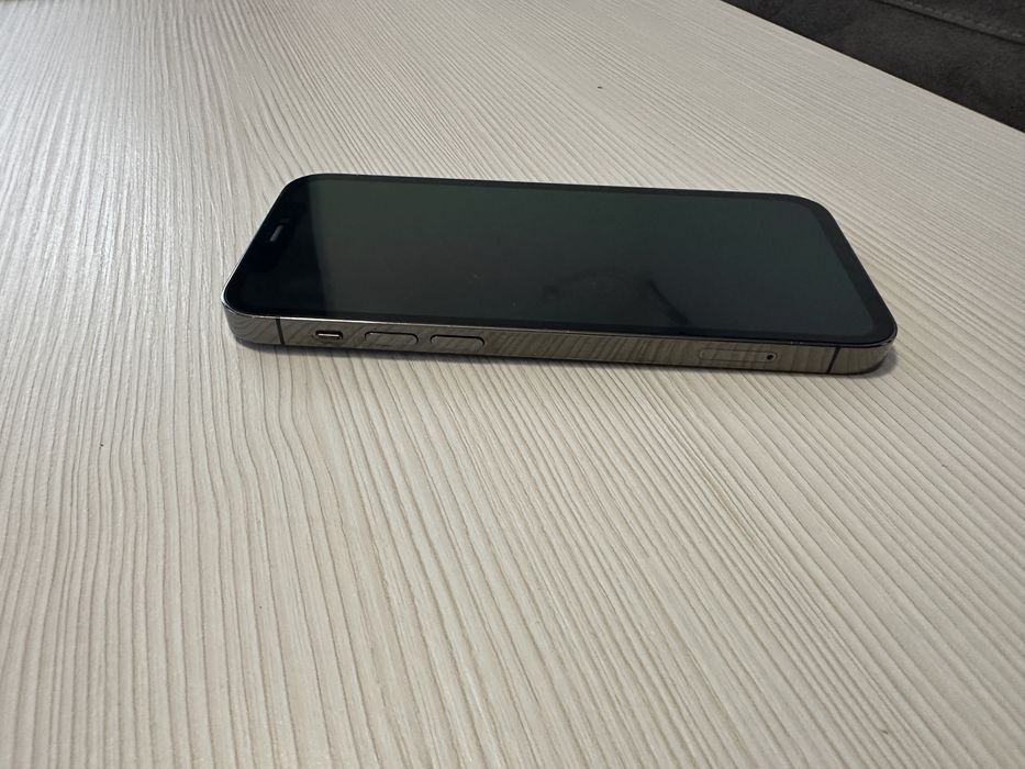 iPhone 12 Pro 128GB Graphite – Funcțional 100% / Spate spart