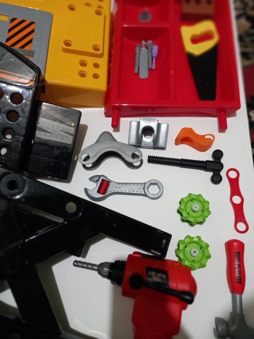 Bolalar uchun stolchali ustaxona