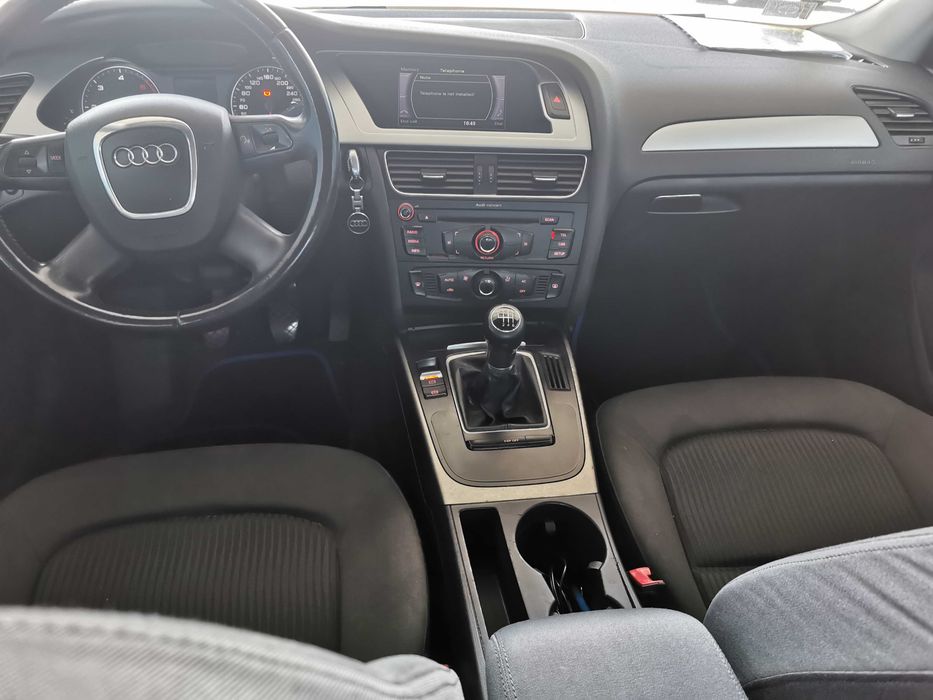 AUDI A4 berlina culoare negru