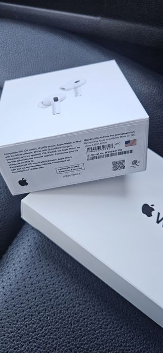 Прпдавам  часовник и слушалки на APPLEE