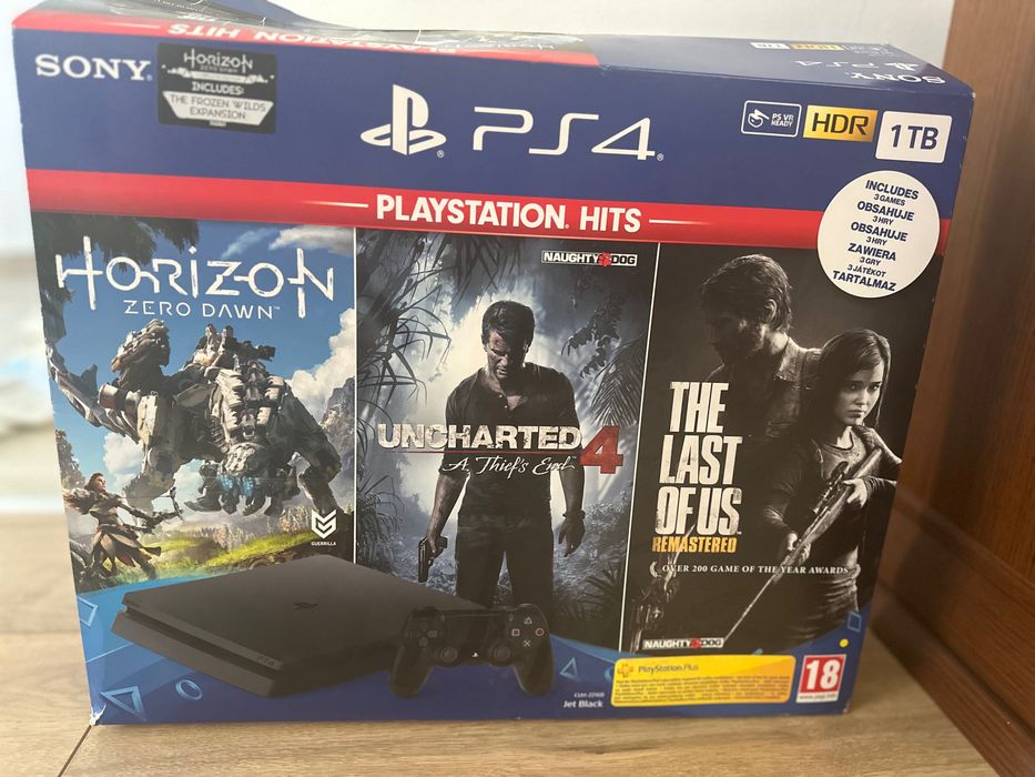Vând PS4 -2 controllere și 7 jocuri