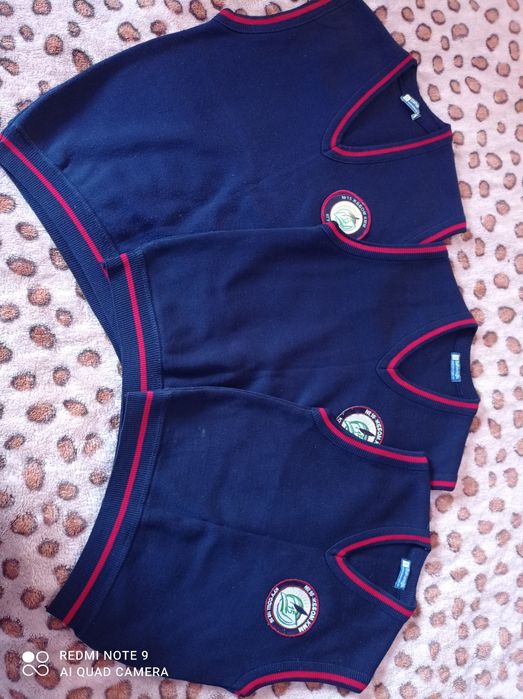 Жилетки для школы. Размер 1,3,5.